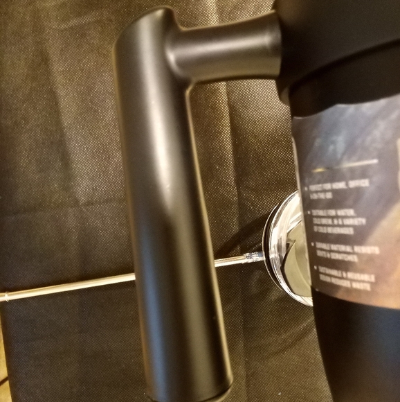 Hydragear - NWT 40 oz Stainless Steel Tumbler, BPA Fee, 12 Hour Temp Control... - Picture 4 of 12